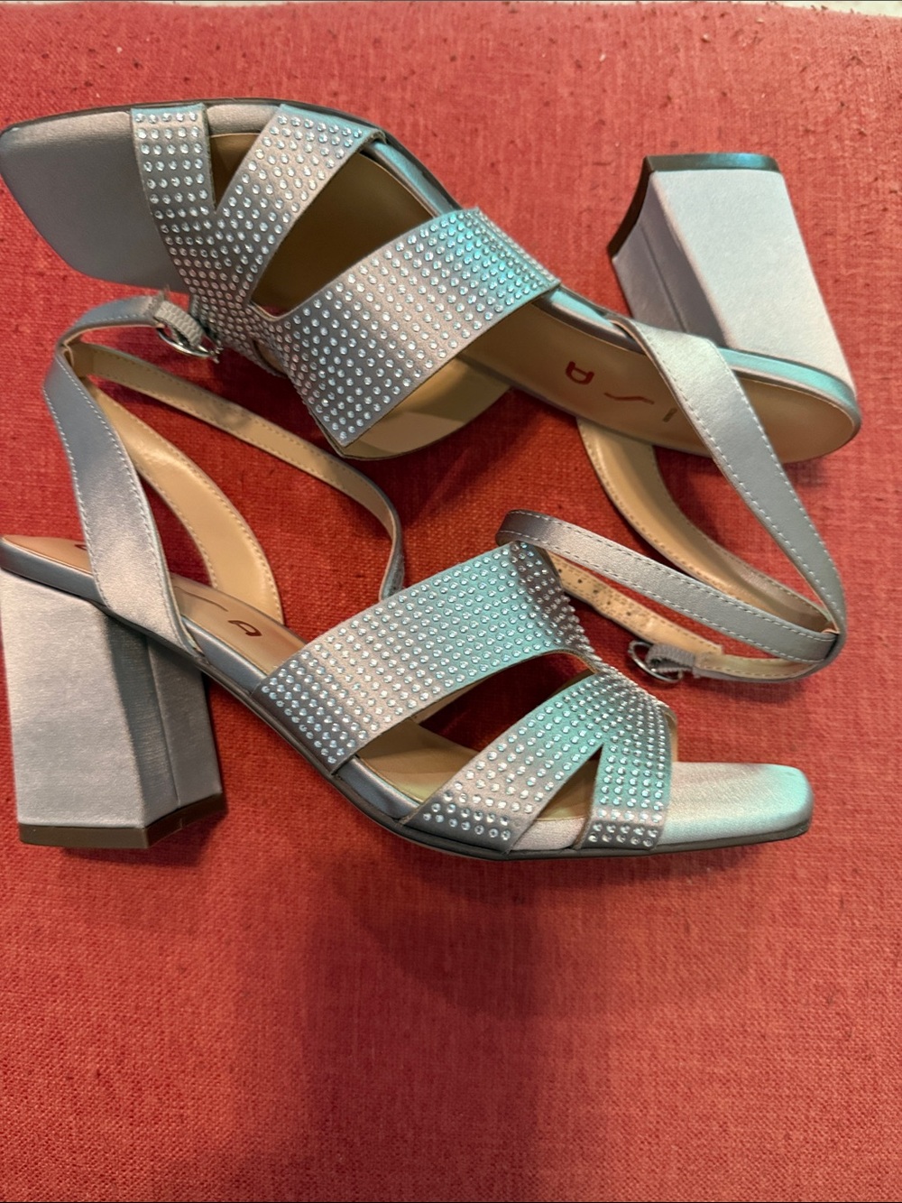 Unisa Silver Crystal-Strap Slingback Heels
Size 8.5 M
Heel approx 3.5in